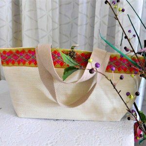 Straw handbag